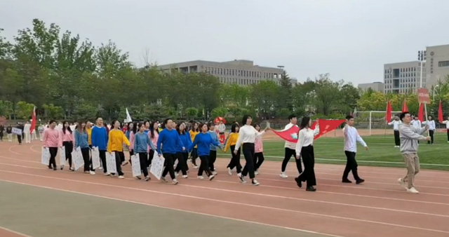 必赢76net线路官网在第60届校运会拼搏奋进.jpg